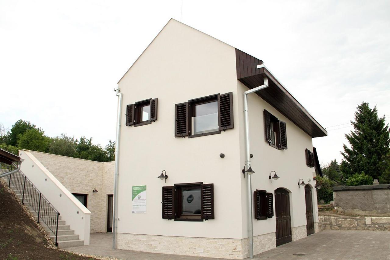 Rokusfalvy Birtok Vendeghaz Etyek Exterior foto