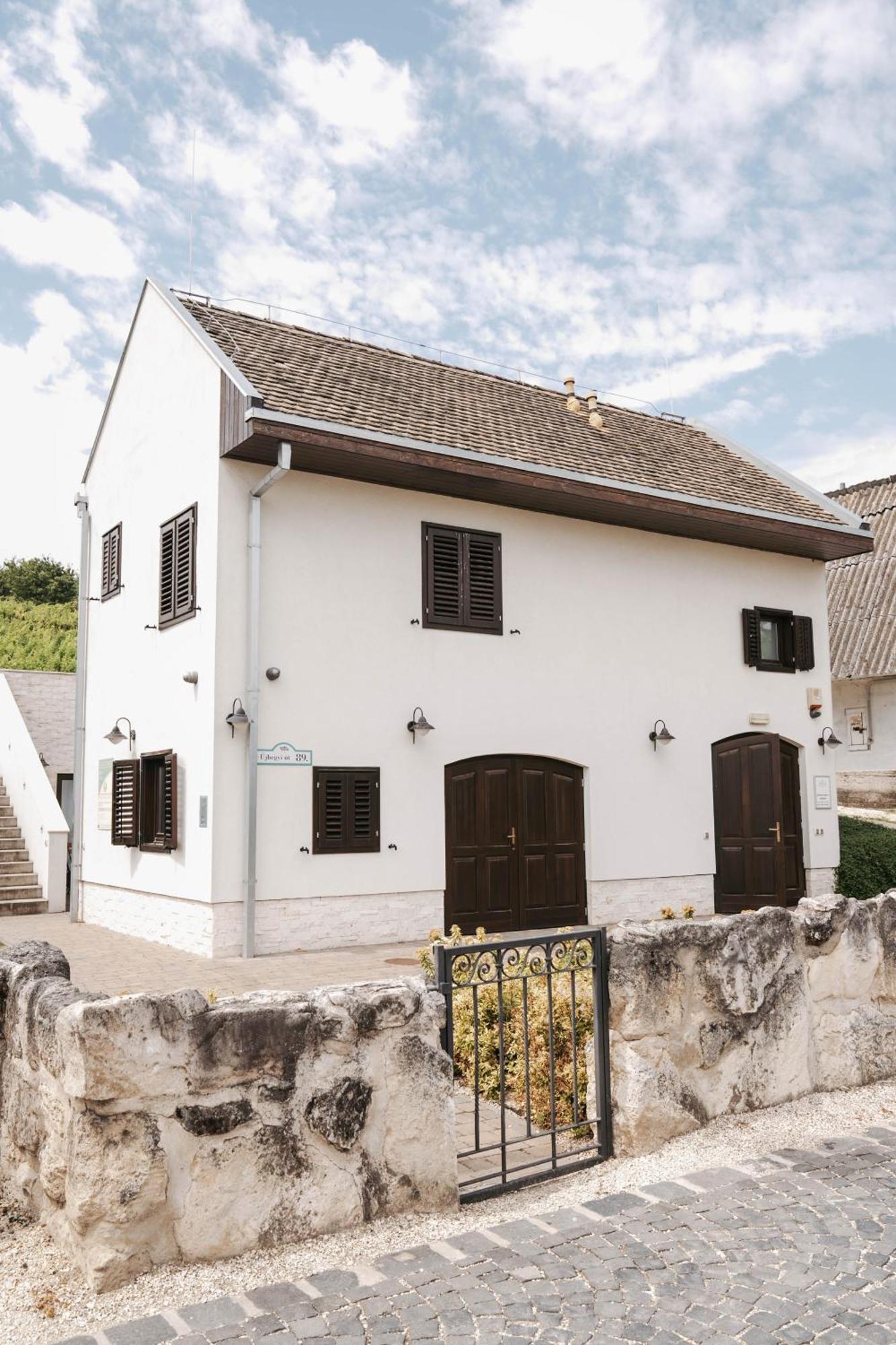 Rokusfalvy Birtok Vendeghaz Etyek Exterior foto