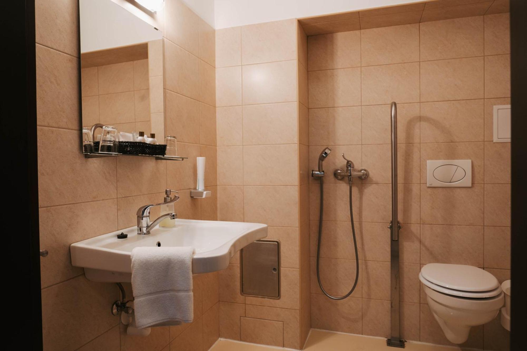 Rokusfalvy Birtok Vendeghaz Etyek Exterior foto
