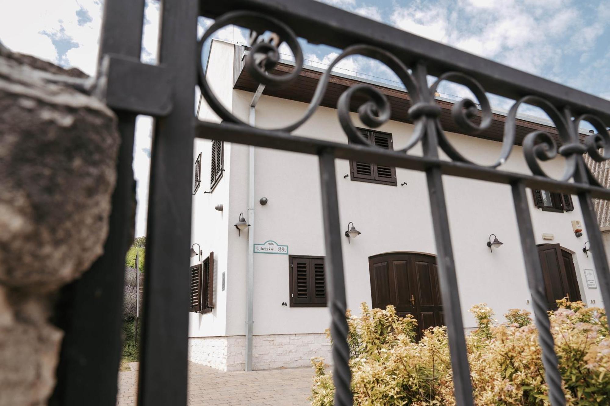 Rokusfalvy Birtok Vendeghaz Etyek Exterior foto